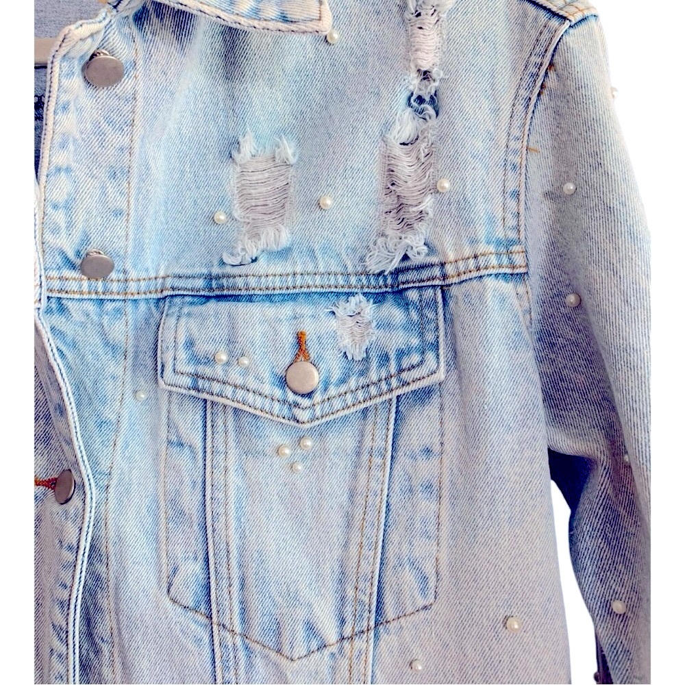 Honey Punch Pearl Embellished Jean Jacket Sz S - Picture 2 of 6